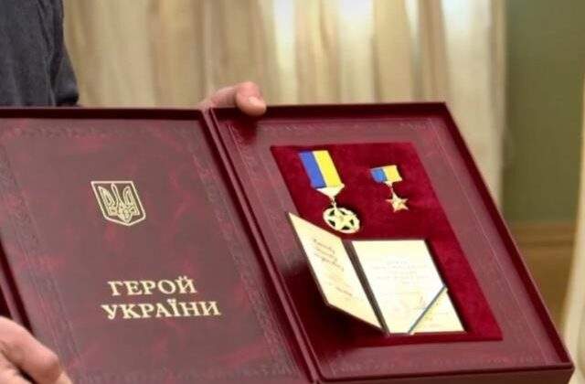 Zelenskiy, 15 Ukraynalı askere Kahramanlık unvanı verdi!