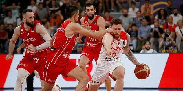 A Milli Basketbol Takımı, EuroBasket’te son 16’yı garantiledi