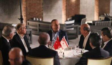 Bakan Çavuşoğlu, KKTC Cumhurbaşkanı Tatar ve mevkidaşı Ertuğruloğlu ile görüştü